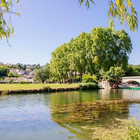 Poterne- Raffiné Avec Jardin Aubeterre-sur-Dronne