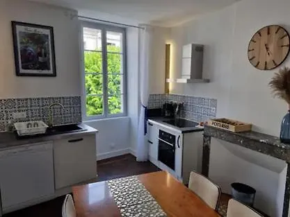 Apartamento Poterne- Raffiné Avec Jardin Aubeterre-sur-Dronne
